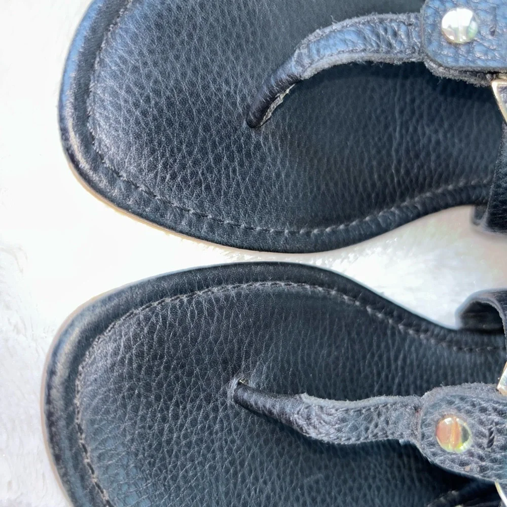 Tory Burch Black Leather Logo Thong Sandals with Gold Hardware size 9 Reg. $250